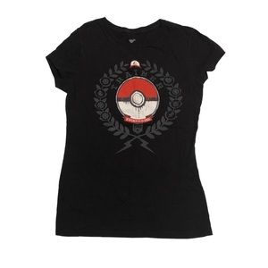 Tee Fury Pokemon Trainer Poke Ball T-Shirt‎ Size M